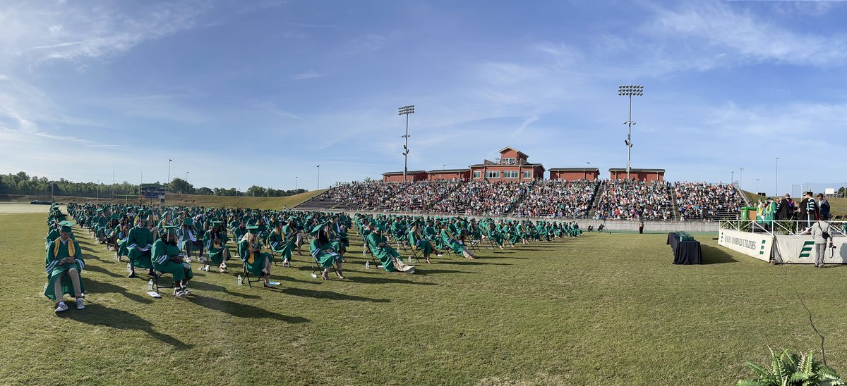 Thomas_Preisig's tweet photo. That was a great morning!  Congratulations @Easley_High class of 2021! https://t.co/aOIqEO2XUZ