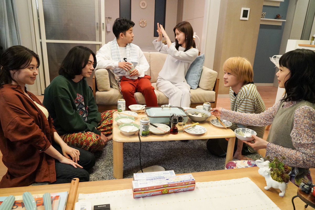 takuro901's tweet photo. 6話最高だった。潤平のためを思ってとる春斗の行動と潤平への想いを再認識し、共に生きていく覚悟をした奈津美。そこから潤平のサプライズをみんなでお返し！奈津美が好きな潤平に成り切って喜ばせようとする健気さも含めて本当によかった。とにかくみんな幸せに生き続けて欲しい。#コントが始まる https://t.co/uLdmXbb6sz