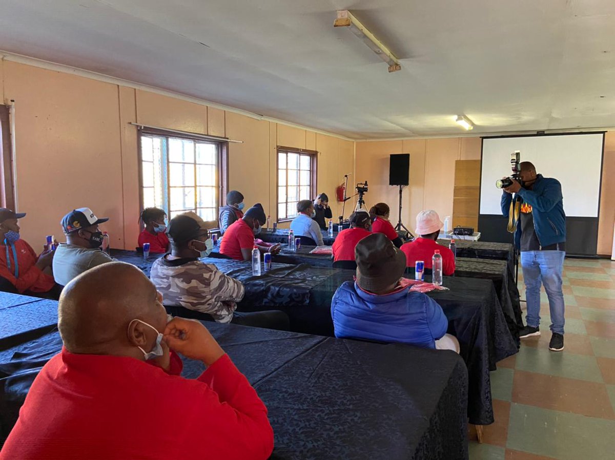 queendom_media's tweet photo. Western Cape is still under session. Thanks to everyone who came through, together we can make it work. #SistasInArts #CreativeExpo2021 #Nacfunded for more info follow @queendom_media &amp; @btpasa 🙏🇿🇦 https://t.co/l7tZTlWR2l