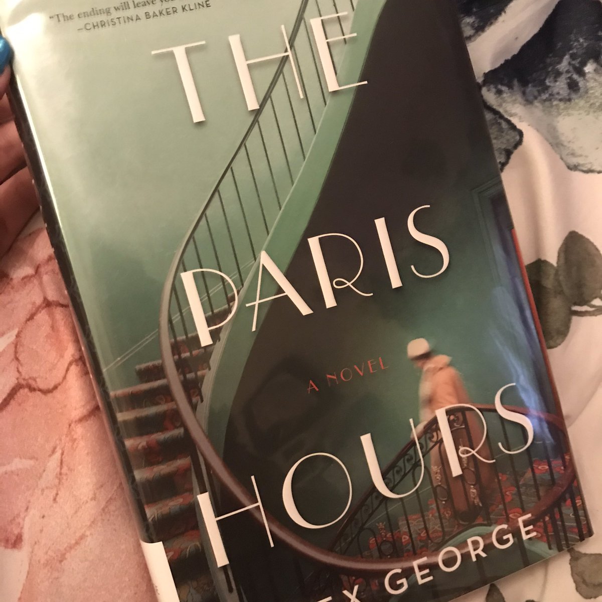 DisneyReadALong's tweet photo. Just finished my third book, The Paris Hours by Alex George. ⭐️⭐️⭐️⭐️ 
This completes The Enchantress challenge and the ‘reading a book set in the same city as my favorite Disney movie’ challenge. https://t.co/XKd4AsJXDz
