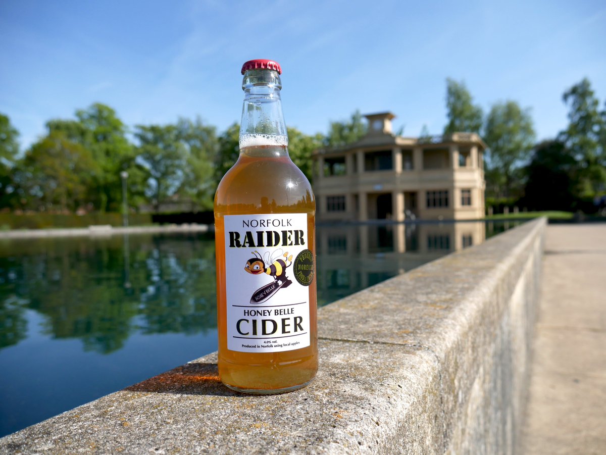🍯 Honey Belle - Light, traditional &amp; fresh with a gorgeously sweet finish. 🐝

By the bottle, case and bag-in-box: norfolkraidercider.co.uk/shop