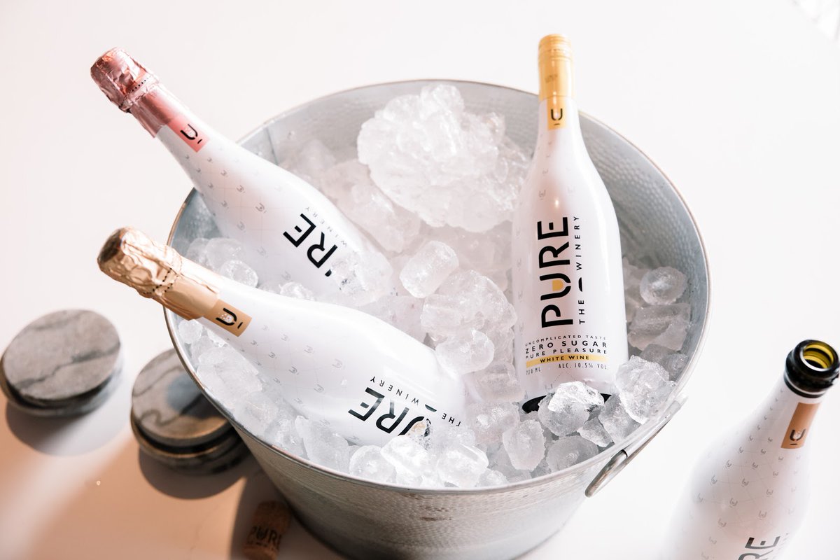 Ready for the summer? Unwind with our zero sugar Sparkling White and Rosé wines! ✨🥂 

Find a location near you: bit.ly/2ZP3cVz
⁣⁣⁣⁣