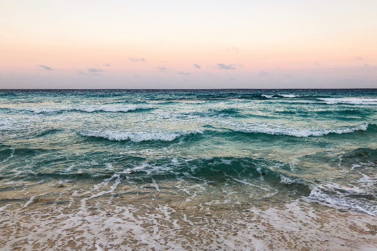 royalunoresort's tweet photo. Royal Uno is...the beautiful turquoise sea, the finest beaches of the Caribbean, magical sunrises, and unforgettable nights. When you #DiscoverRoyalUno, you'll find what it means to live authentically Cancun. 

https://t.co/mZwHpbU1Q4 https://t.co/w1STNEjaQK