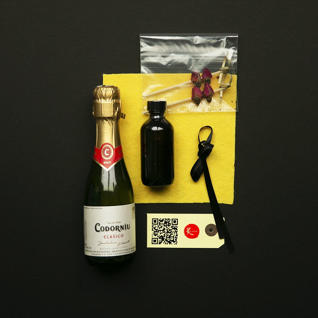 Cocktails Made Easy | Enjoy the signature Aburi libations you know and love from our in-house beverage list within the comfort of your home. 

They also pair perfectly with a picnic!

>> linktr.ee/mikutoronto

#cocktailkits