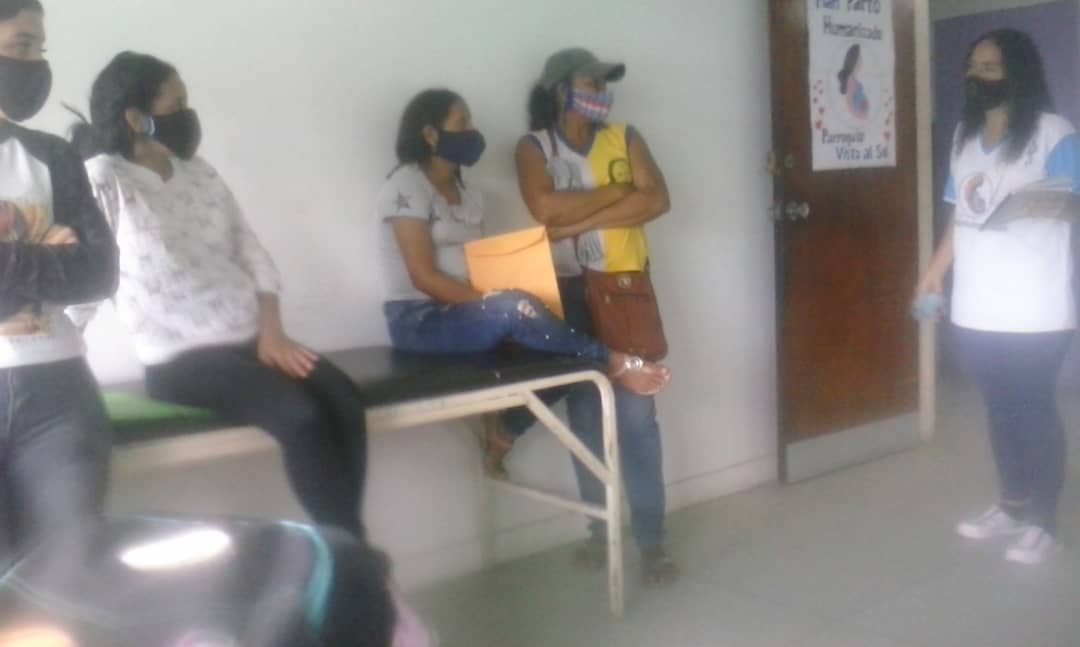 PartoH_Caroni's tweet photo. #22May #ReporteDiario 📝Charla sobre planificación familiar e ITS, Colocación DIU, Entrega mosquiteros y Ejercicios prenatales.

🙋🏽‍♀️PCPH Yenny Salazar y Yajaira Terán. PQ Vista al Sol- Caroní

#QuitaleLaCoronaAlVirus
#PartoHumanizado
#CrianzaAmorosa

@carolyshelena
@PlanPHOficial https://t.co/yooZTwlq54
