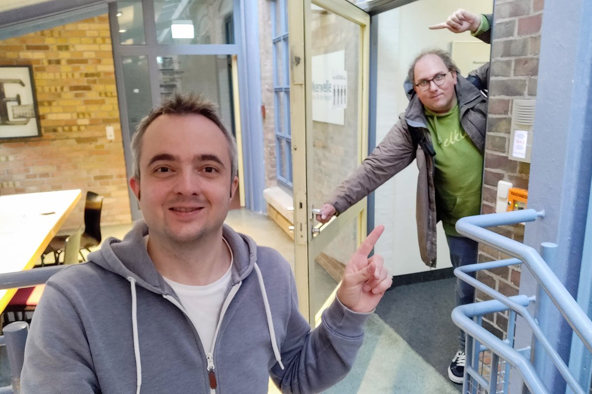 Die Neuheiten von der Entwicklerkonferenz #GoogleIO, neue Features für Privatanwender von #MicrosoftTeams und Apples neue iMacs sind einige unserer Themen in Episode 53. 📻😊

➡️ logbuch-digitalien.de/podcast/episod…

#Podcast #Digitalisierung #Radio #Niedersachsen #Braunschweig #Wolfsburg