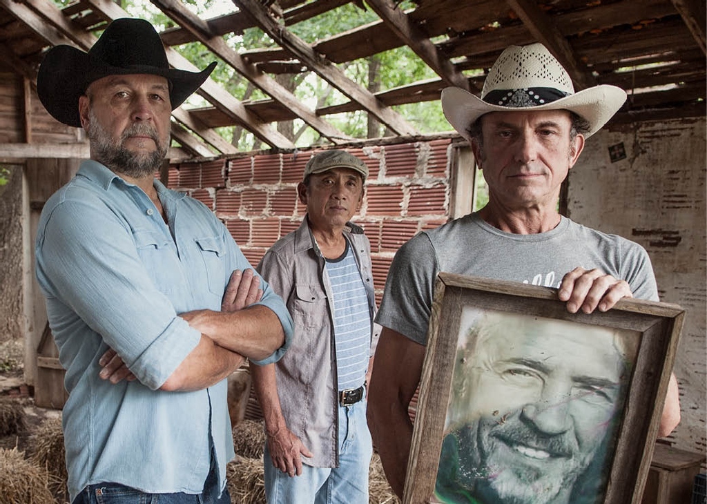 The <a href="/reddirtrangers/">Red Dirt Rangers</a> have been a part of WoodyFest since the beginning: sharing their message of love and hope and smashing fascism along the way.
⁠
➡️ Listen &amp; find out more: woodyfest.com/artist/red-dir…