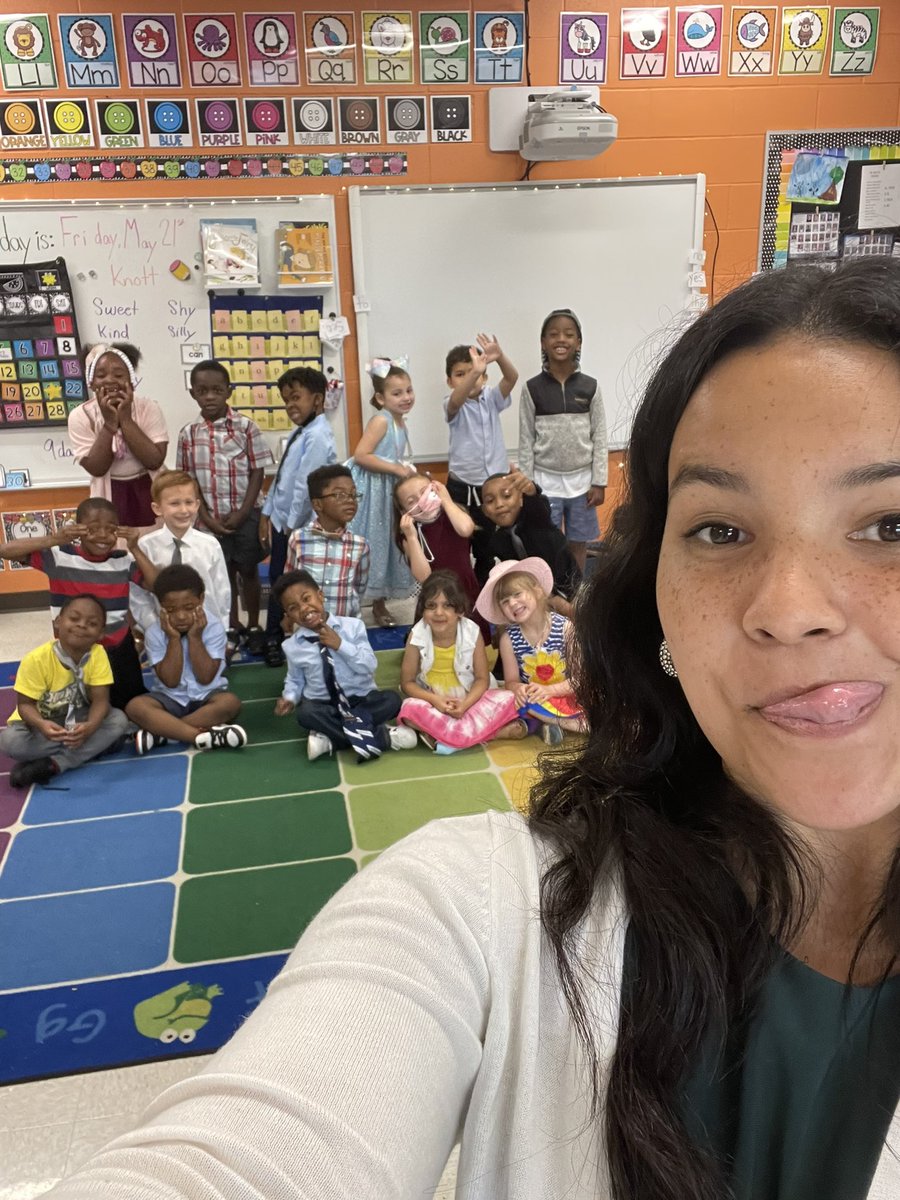 MsKnottEBE's tweet photo. I love them. 💖 @BattleElem 

#Fancylunch #EBELionPRIDE https://t.co/nQsY1jl0Ke