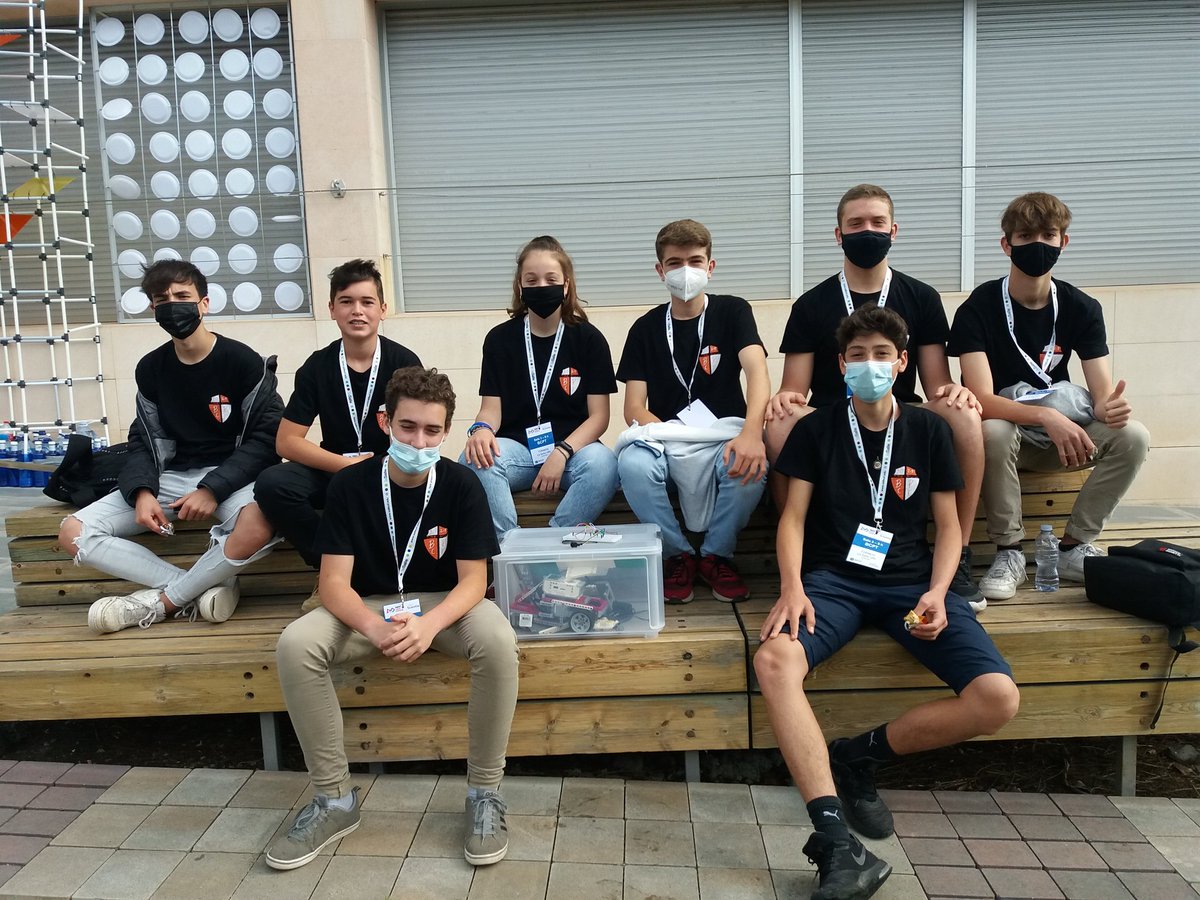 bescosmarga's tweet image. Molt bona feina de l&apos;equip BCPT de #EscolaThau durant el torneig #FLL2021 @LaSalleBCN. Els podem felicitar!!!