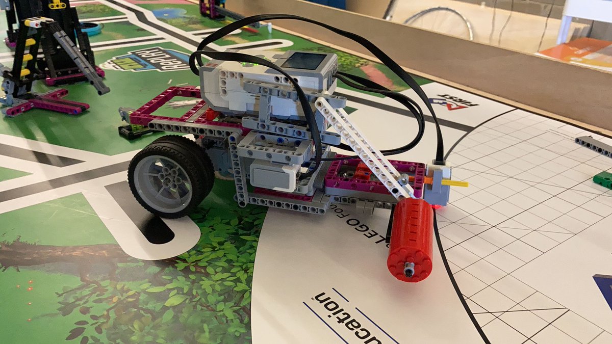 bescosmarga's tweet image. Molt bona feina de l&apos;equip BCPT de #EscolaThau durant el torneig #FLL2021 @LaSalleBCN. Els podem felicitar!!!