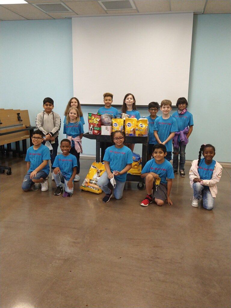 SamHouston1982's tweet image. Our 2nd grade Connected Learning  students voted to donate food and supplies to the Denton Animal Shelter for their end-of-year party. They toured the facility and had a "Day at the Beach" party at North Lakes Park. They had a great time.