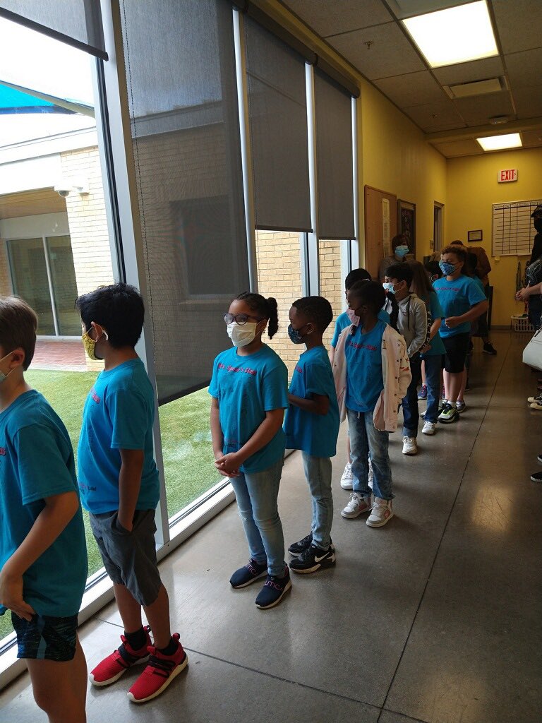 SamHouston1982's tweet image. Our 2nd grade Connected Learning  students voted to donate food and supplies to the Denton Animal Shelter for their end-of-year party. They toured the facility and had a "Day at the Beach" party at North Lakes Park. They had a great time.