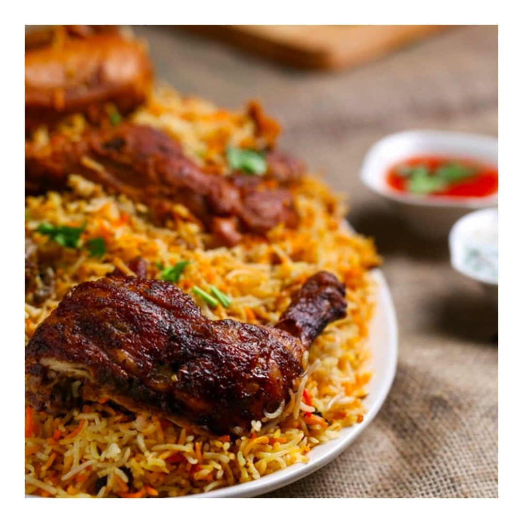 BlackownedO's tweet photo. Our BOO ❤️🖤💚

VICTREATZ 
[@victreatz]

Afro-Fusion Cuisine 
We serve top notch African food

Victreatz Nigerian Afro-Fusion is a restaurant and takeaway in Camberwell, London. We’re very friendly and cook delicious meals every day https://t.co/YXFaOhP9E4