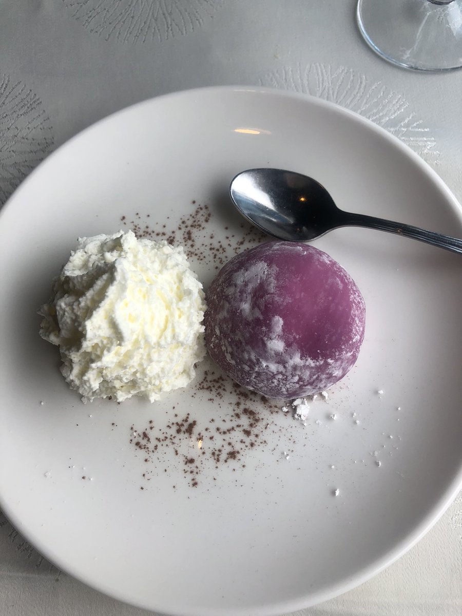 lil_rosita_'s tweet photo. I ate at a japanese restaurant and had mochi for dessert🥢 Cheesecake mochi/Matcha mochi with whipped cream on the side
#mochi #japanese #dessert #matcha #teamatcha #green #cheesecake #strawberry #pink #purple #white #whippedcream #sweet #tasty #delicious https://t.co/YZN9H6F28L