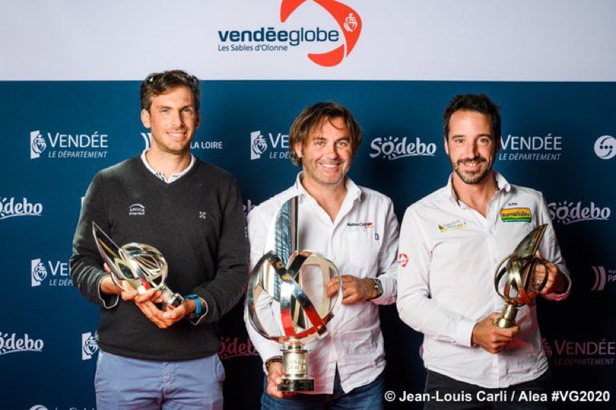 C_MORANCAIS's tweet image. Le @VendeeGlobe est l’aventure humaine la plus extrême, la plus unique qui soit. Il fait rayonner notre région sur tous les océans. Je suis heureuse de remettre aujourd’hui à Louis Burton le trophée pour sa 3eme place de l’édition 2020/2021. 
Bravo à tous les skippers ! #VG2020🏆