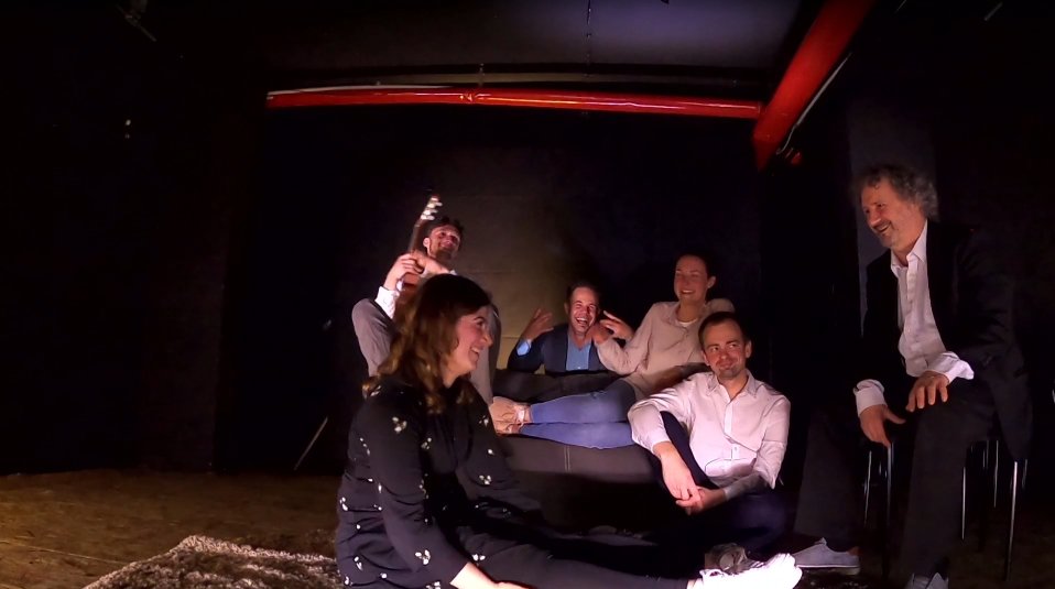 Was eine Show! Schön, dass ihr dabei wart. Die komplette #ImproLateNight zum Nachholen gibt es auf unserem Youtubekanal:
youtu.be/w1yG7iXJyRM