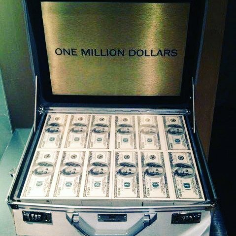 _Angelnewman's tweet photo. Give me my first million dollars from Bank of the universe!
I'm #fixingMyselfโค๏ธ https://t.co/EqTSkstCzl