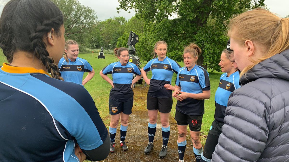 etonmanorwomen's tweet photo. Plate final. Pep talk from the boss, Ellis. 7s #gomanor #utm https://t.co/MAdladDyDE
