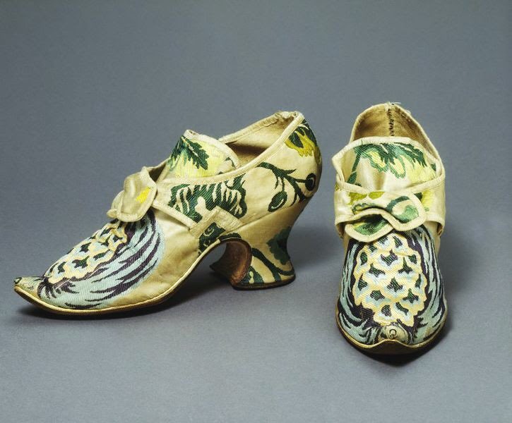 Because a shoe’s not a shoe unless it’s a pineapple. #frockingFabulous Spitalfields shoes,1735, via the V&amp;A. #GloriousGeorgians
