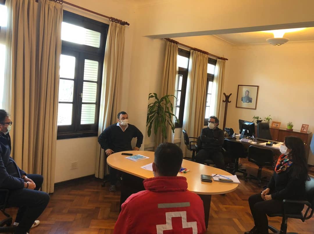 Desde <a href="/ansesgob/">ANSES</a> #RegionalCentro nos reunimos con el Dr. Luis Ariel Trocca
Presidente de <a href="/CRA_CBA/">Cruz Roja Córdoba</a> y
Vicepresidente Nacional de <a href="/CruzRojaArg/">CruzRojaArgentina</a> y Christian Dreidemie, coordinador de capacitación filial Córdoba de la #CruzRojaArgentina 👇🏽