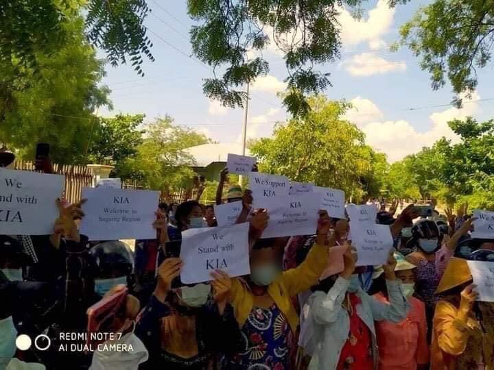 1) Myanmar’s ongoing revolution brings many surprises. Honestly never thought that I would see majority Bamar population supporting Kachin Independent Army as previous regime painted bad image on ethnic armed groups as insurgents in faraway borderlands.
#WhatsHappeningInMyanmar