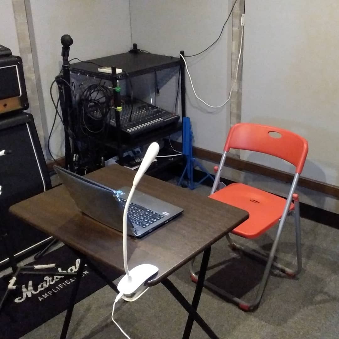 MsStudio_Odawar's tweet photo. スタジオ内にWi-Fi設立しました。
防音室ならではの外部音無し、完全個室でのテレワーク。とても集中出来ます。LIVE配信も可能です。
テレワークスペースとしてご利用下さい。#小田原　#テレワークスペース #小田原音楽スタジオ https://t.co/fxHMQ86DkP