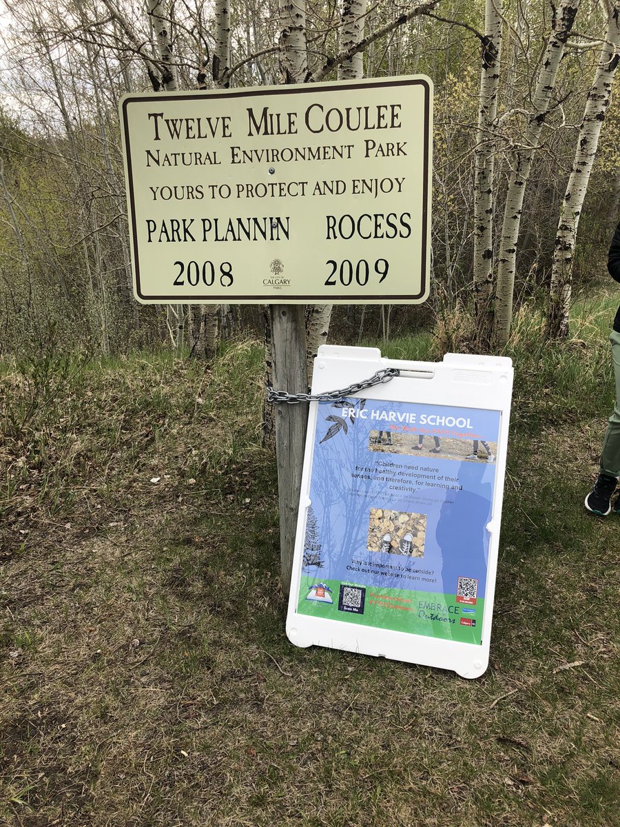 rtbowles's tweet photo. Went to #12MileCoulee to see @EricHarvieSchl signs. 👀 like the moose were checking them out too #ehscouleeschool #yyc #tuscany @yycbe https://t.co/iu7rQxFRSD