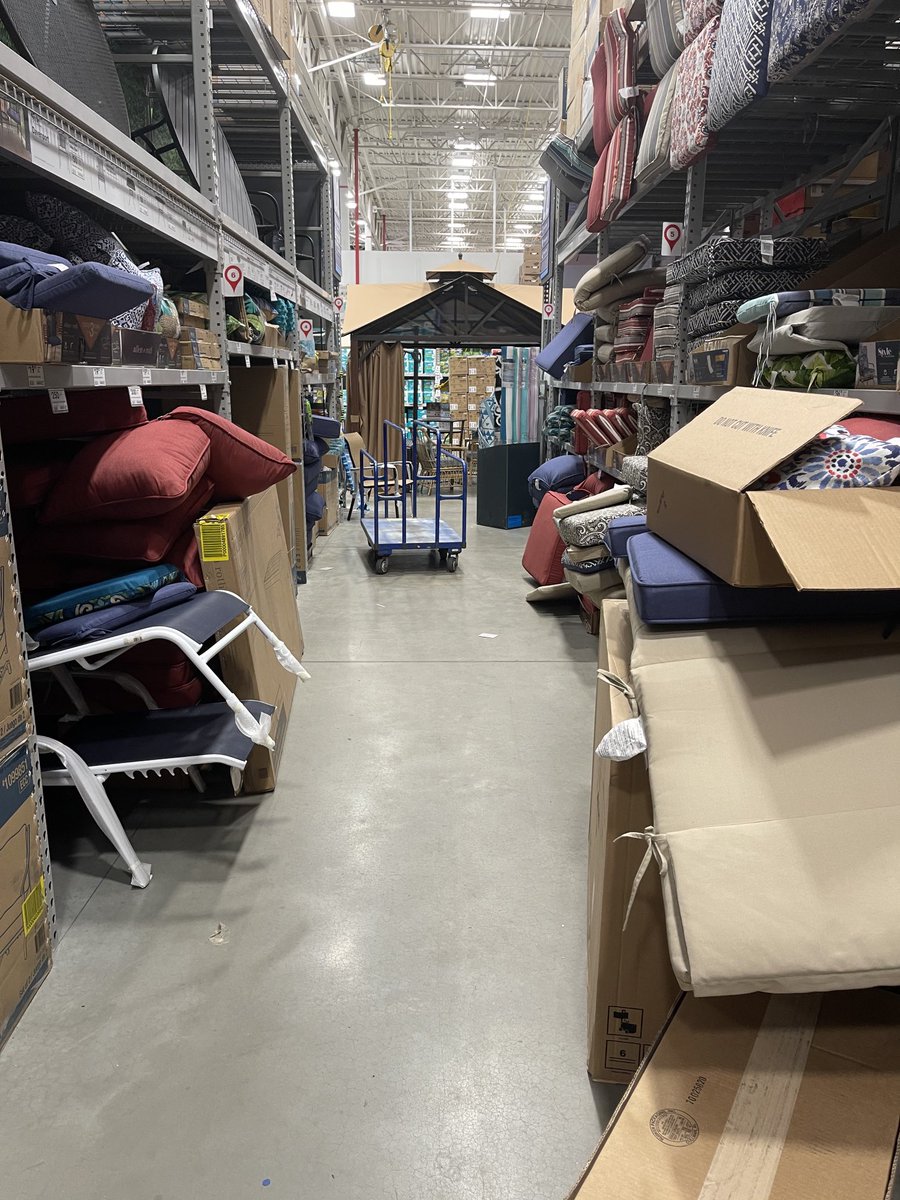 ⁦<a href="/Lowes/">Lowe's</a>⁩ you’re Lowell Massachusetts store manager might need some coaching or extra help