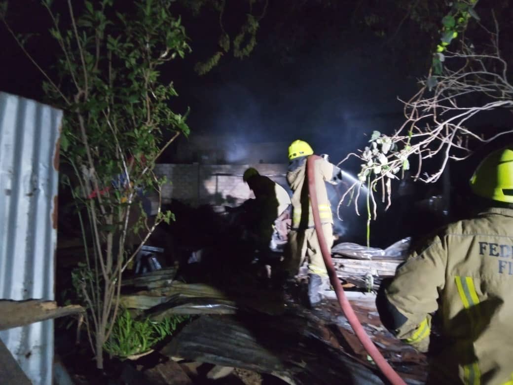 Fedfireoyo's tweet photo. Our men responded to  a fire incident at 02:15 Hrs  today, 22nd May 2021 at Ifeleye Spare Parts Market, Ogunpa, Ibadan, Oyo State.
The fire incident confined to three shops was successfully extinguished. No casualties nor injuries sustained. Situation under control.
#SafetyFirst https://t.co/yxOzAYBXk5
