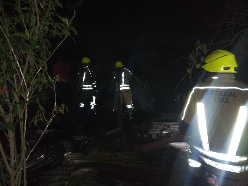 Fedfireoyo's tweet photo. Our men responded to  a fire incident at 02:15 Hrs  today, 22nd May 2021 at Ifeleye Spare Parts Market, Ogunpa, Ibadan, Oyo State.
The fire incident confined to three shops was successfully extinguished. No casualties nor injuries sustained. Situation under control.
#SafetyFirst https://t.co/yxOzAYBXk5