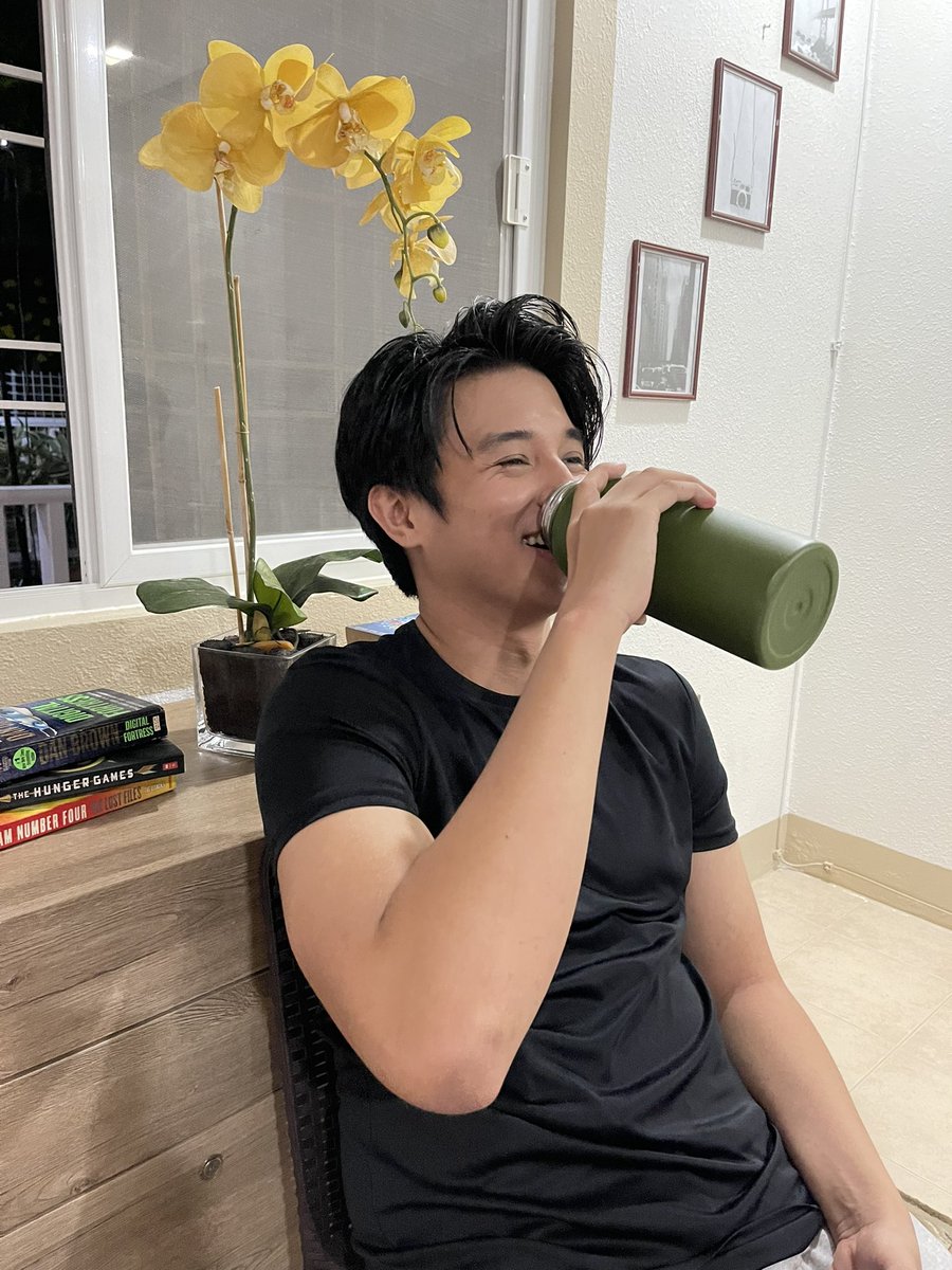 houseofmanic's tweet photo. @elowwaidee @YourYvesFlores Happy yan siya?! https://t.co/g4wOf5dqcp