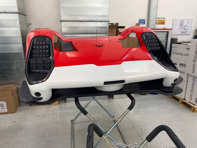 pedalafondonet's tweet photo. Here's comes the #RedAgain !!! @Glickenhaus #TheEurythmics But #TheGlickenians The Red Beasts SCG 007 #LMDh #LMH #WEC #IMSA https://t.co/ttGTyqqr6S
