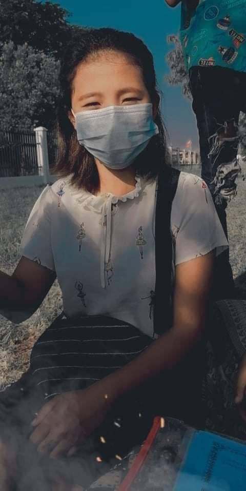 EiMonHtwe12's tweet photo. Saung Thazin was abducted by terrorist(SAC) for participating in a protest and reportedly she has been sent to Insein Prison. #WhatsHappeningInMyanmar  #May22Coup  #NoFlyZoneInMyanmar https://t.co/hd6MJa3k7E