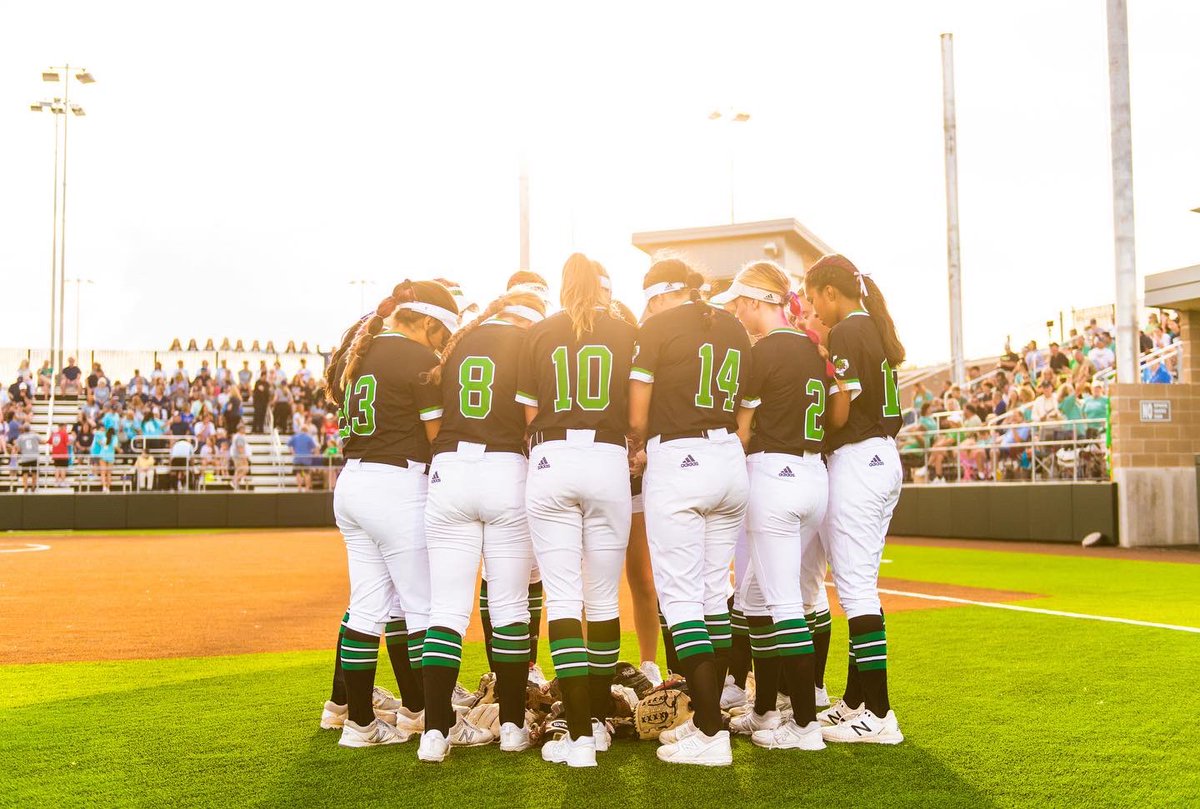 matts_photos_'s tweet photo. What an incredible szn @dragsoftball I’m glad I could join you! @mackenzierae_7 @christinapedan0 You two will be deeply missed next year but your impact forever felt

@CABCSLC @SLCAthletics @Gosset41 @CarrollSRHigh @Cameron4220 @_lilliancooper9 @anna_hunt13 @StaggSydney https://t.co/itEnSWsm1A