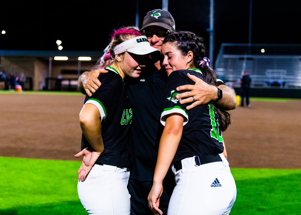 matts_photos_'s tweet photo. What an incredible szn @dragsoftball I’m glad I could join you! @mackenzierae_7 @christinapedan0 You two will be deeply missed next year but your impact forever felt

@CABCSLC @SLCAthletics @Gosset41 @CarrollSRHigh @Cameron4220 @_lilliancooper9 @anna_hunt13 @StaggSydney https://t.co/itEnSWsm1A