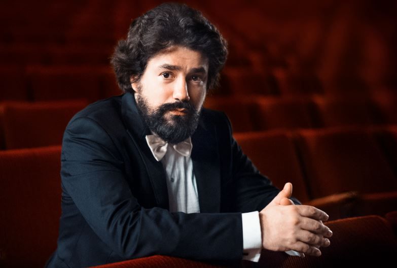 DistriShow's tweet photo. Un #pianiste #concertiste de talent, tant en concert solo qu'en spectacles musicaux avec #BrigitteFossey 😍 NICOLAS #CELORO https://t.co/oYEHHPMx8P https://t.co/nO1Wt0MqSg