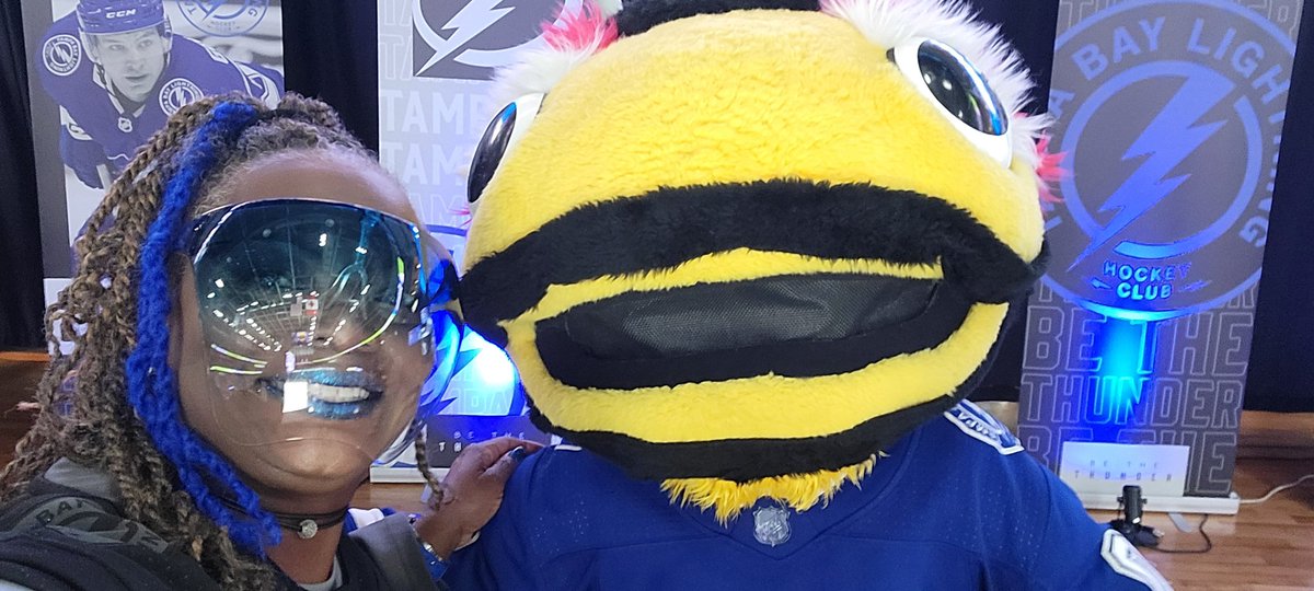 SonniSings's tweet photo. WE READY!! #GoBolts
Let's go Lightning
πππππ#DisruptTheNight
LET'S ROCK THE BARN!!! #BeTheThunder #ThunderAlley https://t.co/D5OJY9UaAs