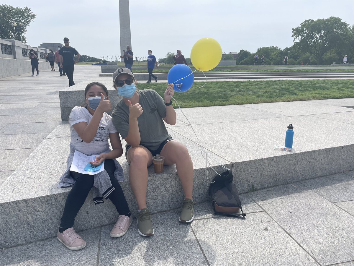 HeyHeyMsA's tweet photo. Our last unit came to life visiting the National Mall this morning! Many @Powellelem panthers filled up their passports with lots of monuments! @Powell2ndGrade @raquelmaya https://t.co/QyNvQMVnko