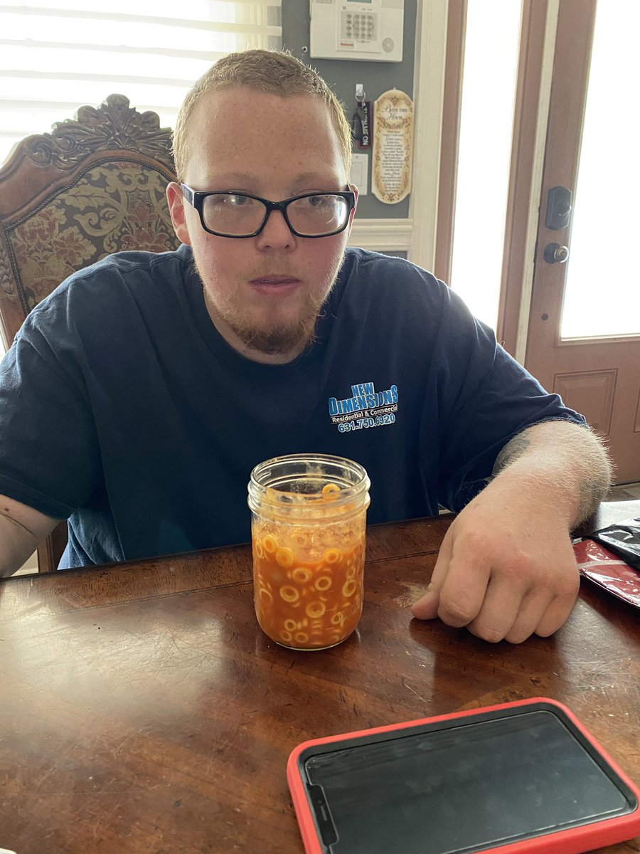 ChloeRainnn's tweet photo. Nothin like a tall cold glass of spaghetti o’s in the morning https://t.co/ijqkRhGF1E