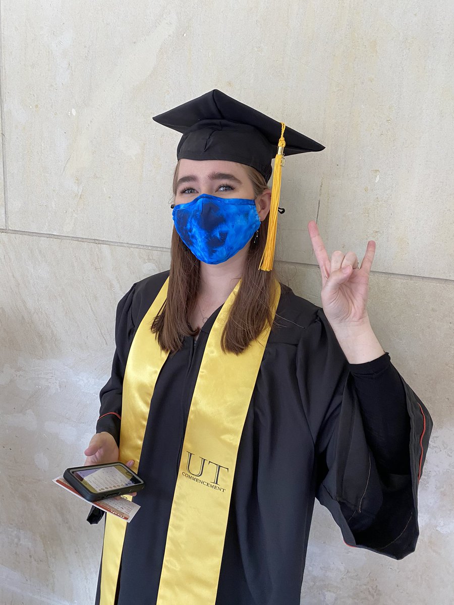 Travelmom43's tweet image. Waiting in line with our favorite Longhorn for her #CNSGrad. So proud of our girl! 🤘🏼🧡