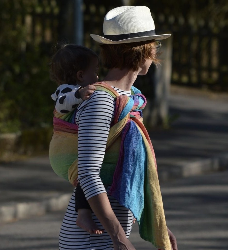 DIDYMOS_Baby's tweet photo. #DIDYMOS Prima Rainbow Triblend

🌈It takes rain to make a rainbow,
but also some sunshine I’d say
You are the sun to our rainbow,
shining every day

#didymos 
#primatriblend 
#didymosprima 
#didylove 
#didyfan 
#wearallthebabies 
#tragenistschön 
#doublehammock 
#backcarry https://t.co/q9gD7Kk7U7