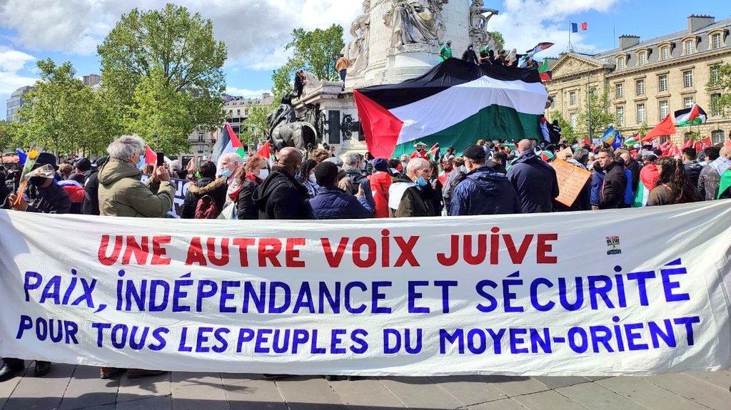 Deputee_Obono's tweet photo. 🇵🇸 Du monde, de la détermination et une solidarité sans faille avec le peuple palestinien cet après-midi à Paris. La France doit cesser de s'aligner sur la position étatsunienne de soutien à la politique coloniale d'Israël et défendre le respect du droit international.
#Palestine https://t.co/DG9n0ZyRoM