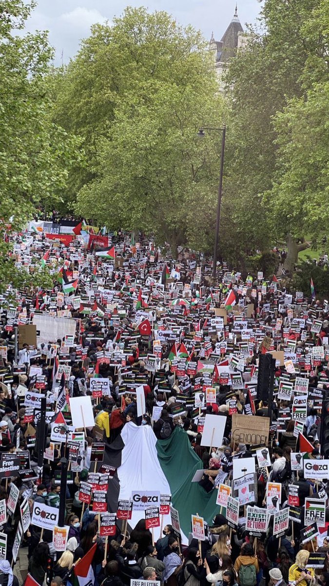 CNDuk's tweet photo. Nearly 200,000 people out in London - by some reports the largest pro-Palestine demonstration in this country’s history.

Well done to everyone who showed we won’t stand by while war crimes are committed using British weapons. 

#UK4Palestine #FreePalestine #StopArmingIsrael https://t.co/PJDqFw2yz0
