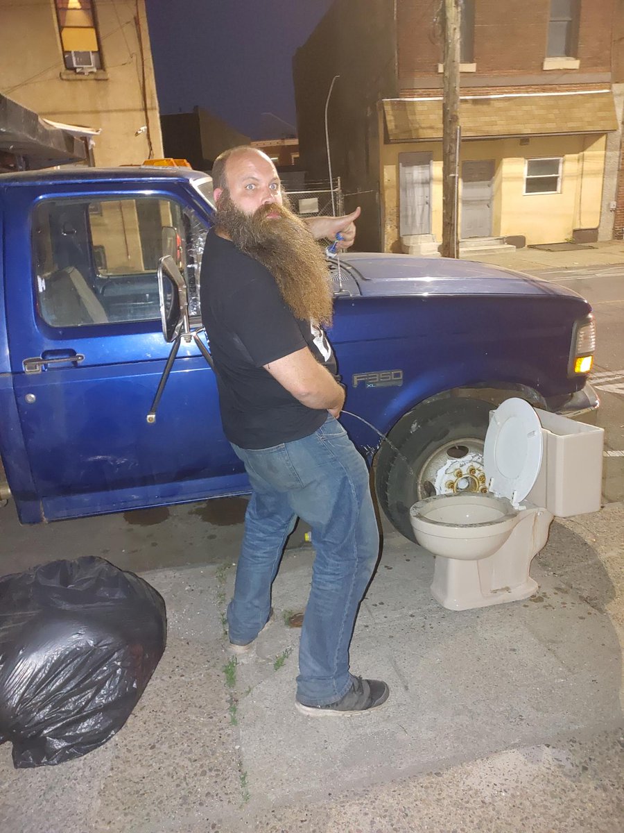 BeardoCrypto's tweet image. When you got to go you got to go

#phillystreetart