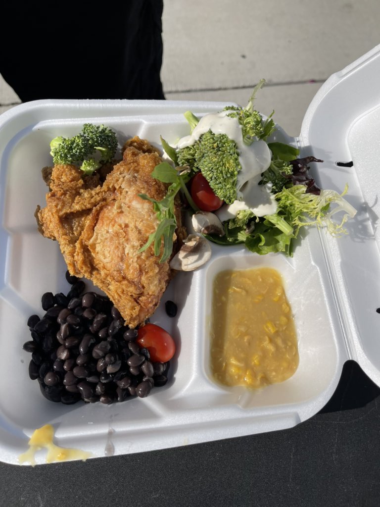 RefugeplaceI's tweet photo. The blessing of compassionate people.  @AaronNegangard @jebeck17 178 of our friends got a healthy hot meal.  To God be the glory!  #JESUS #homelesslivesmatter #weareone #Matthew25 #payitforward #hotmeals https://t.co/Re5Ex6JkCN