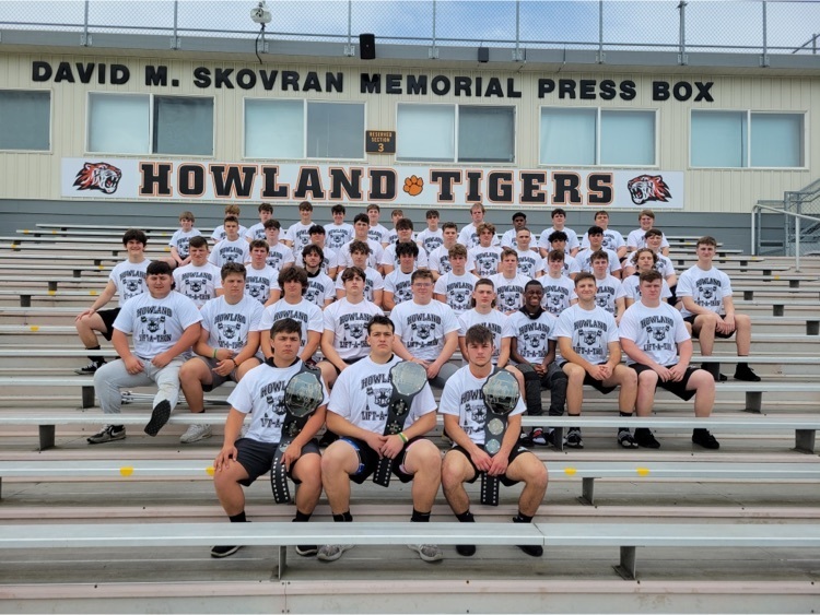 HowlandHS's tweet photo. Great effort from our Howland Tiger Football Family today at our first annual lift-a-thon! Keep working.Big thanks to Mr. Coates for sponsoring us! 🏈🐯💪 https://t.co/NuF6oW1dTG