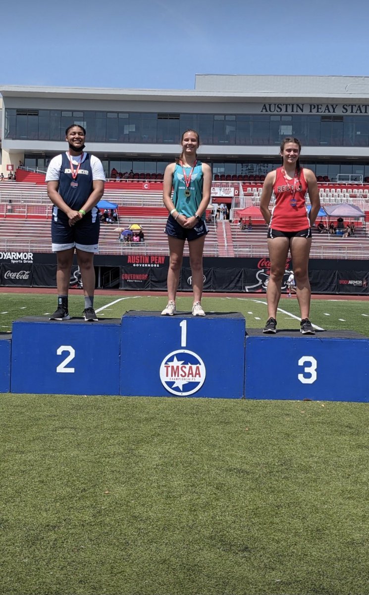 Emma Major places FIRST in discus! #statemeet