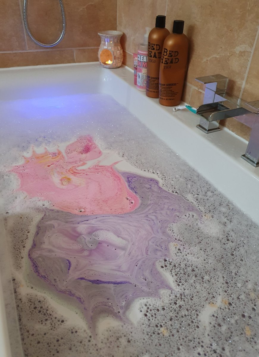 BronnyLovesYou's tweet photo. Bathtime 🛁😍 https://t.co/TrvxJkzg3e