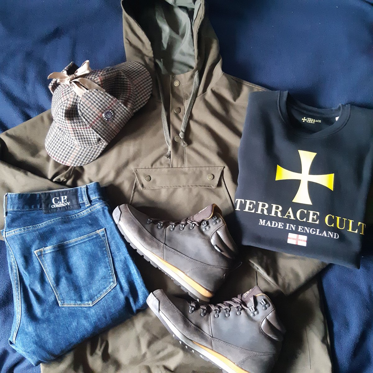 TheCasualSniper's tweet photo. Off to Pompey to see @HMSQNLZ later.
#pandco #cpcompany #terracecult #northface #humblegentssocialclubdeerstalker
#mindbodysole
#casualsniper kit https://t.co/grorWdBcV7