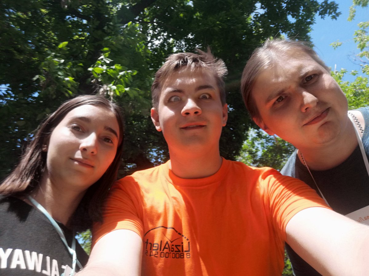 Сравнили пузяки, у <a href="/MetallDoctor91/">Metall_Doctor</a> больше (((